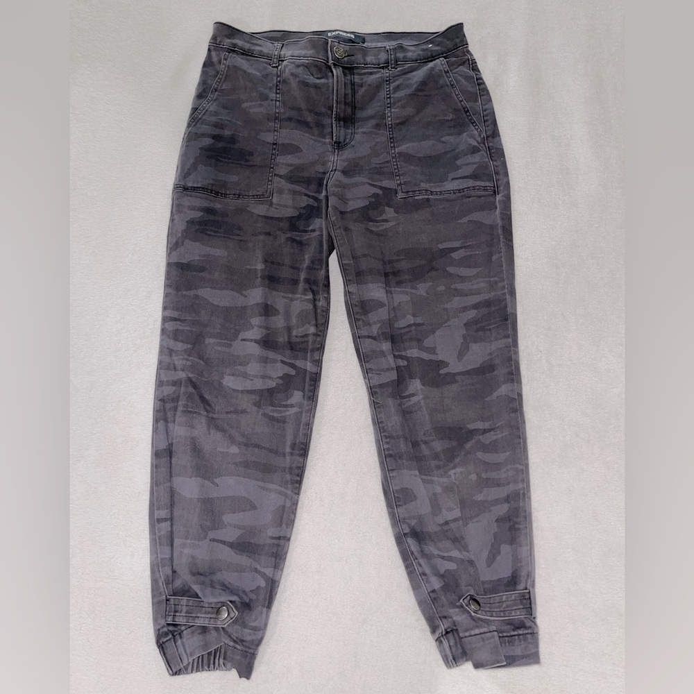 Express Camo High Rise Cargo Pants - Size 10R